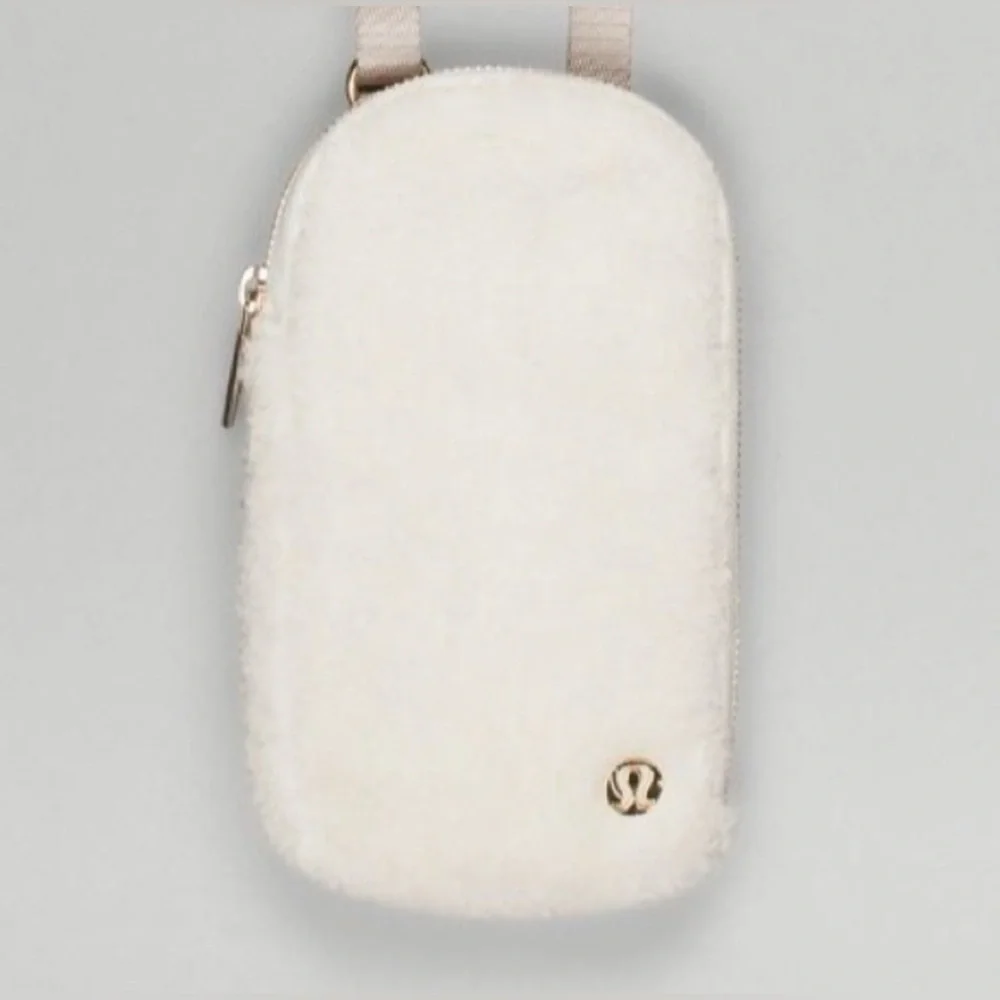 Lululemon Modular Phone Crossbody Bag Fleece Sherpa